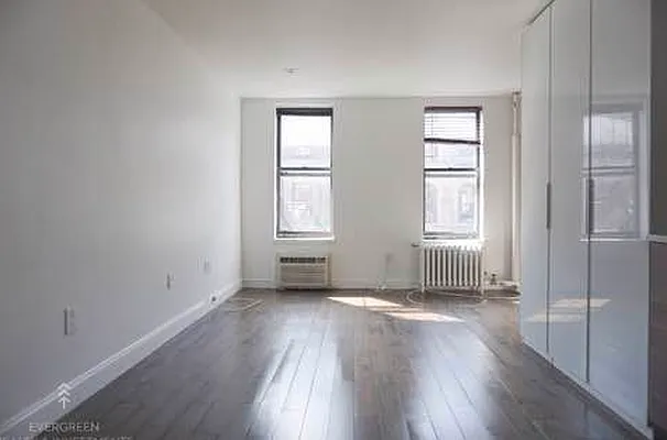 Rented by Evergreen Realty & Investments | media 23