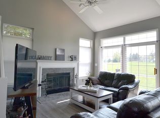 765 Hillview Cir, Lake Geneva, WI 53147