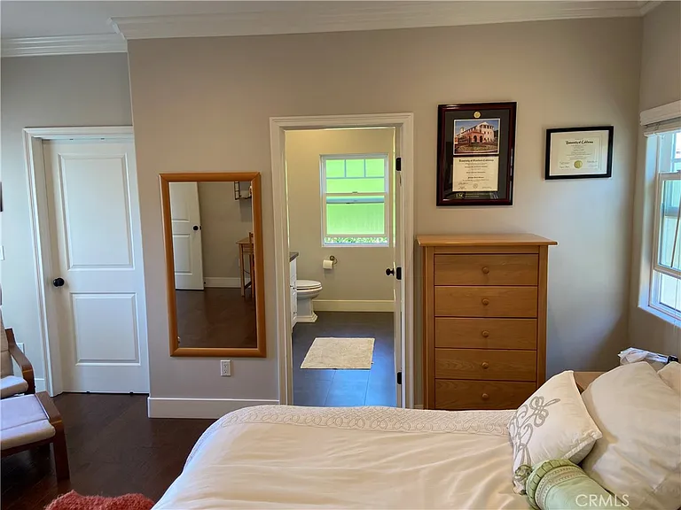 4470 Stansbury Ave — Photo 54