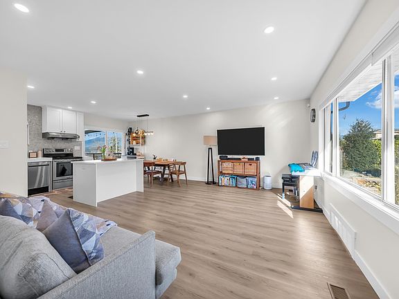 5th image of 7247 Barnet Rd