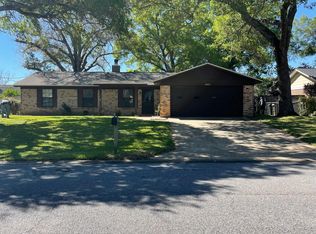 5925 Princeton Dr, Pensacola, FL 32526