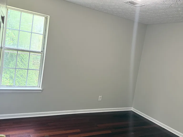 1086 Yellow River Dr — Photo 22