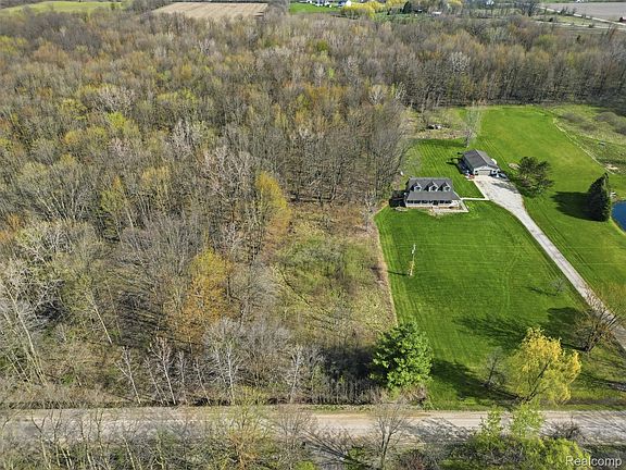 4th image of 27493 Irwin Rd