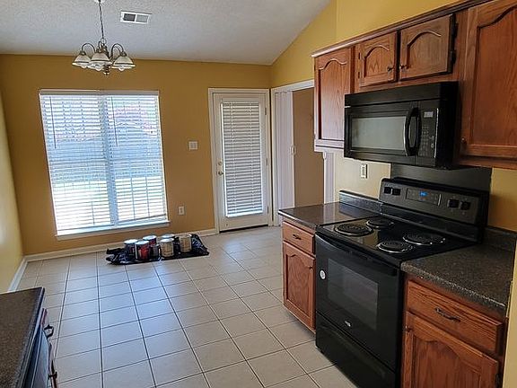 3rd image of 671 Grant Dr