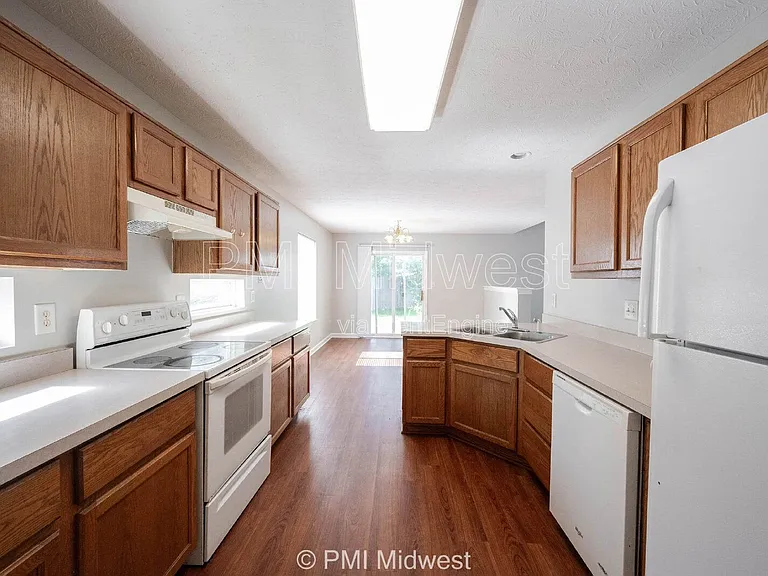 6623 Dunsdin Dr — Photo 11