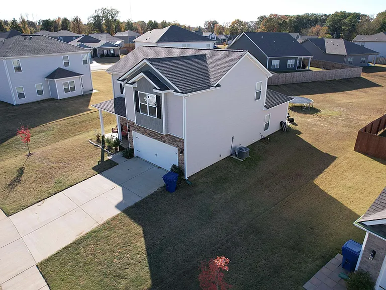 35 Witherspoon Dr — Photo 4