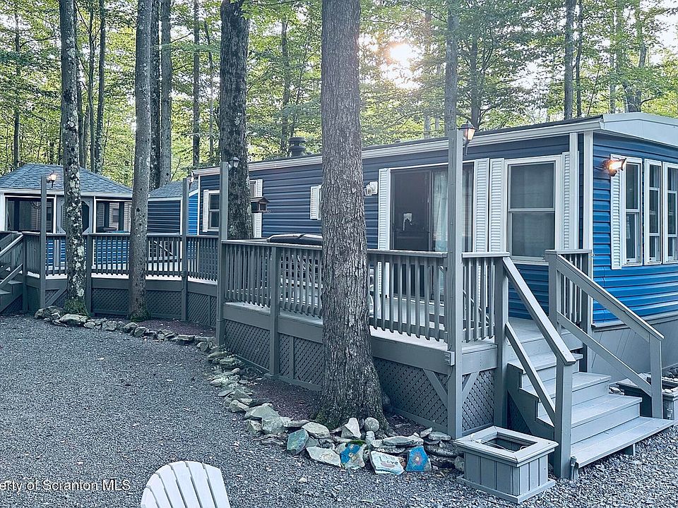 1st image of 128 Oak Pl