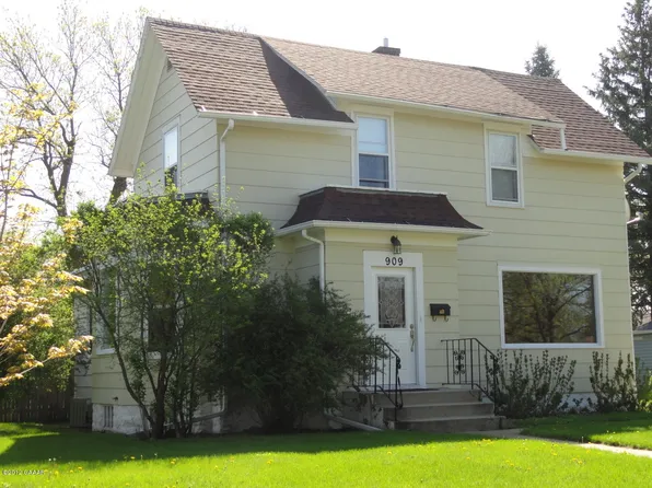 909 Cedar St, Alexandria, MN 56308