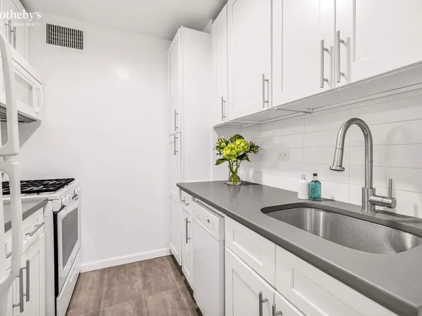 27 East 65th Street image 6 of 12