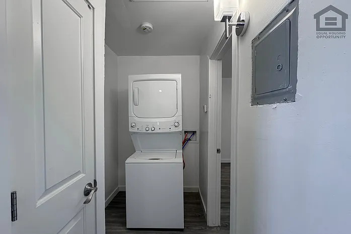1336 E Willetta St #11 — Photo 12