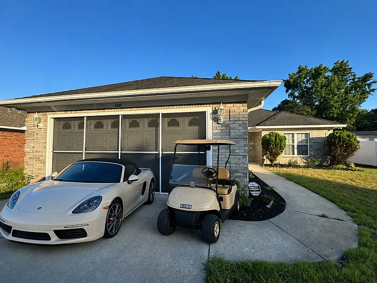 4091 Lakeshore Dr — Photo 2