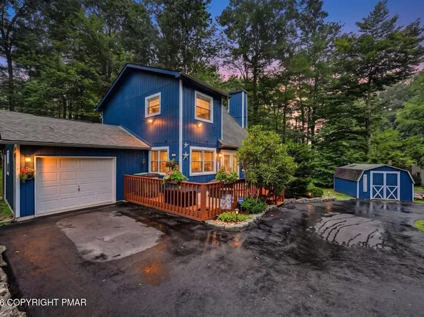 3123 Lewis Crown Dr, Tobyhanna, PA 18466