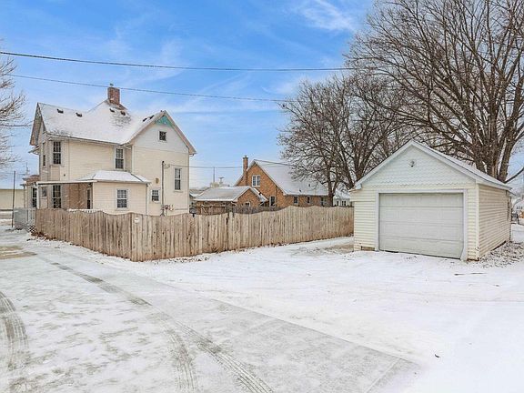 3rd image of 608 11th St