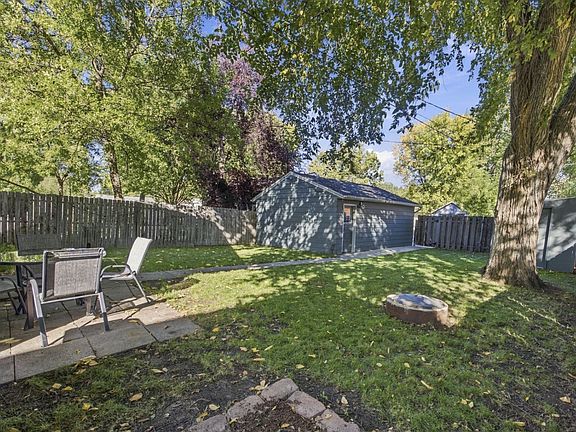 4th image of 1043 1st St N