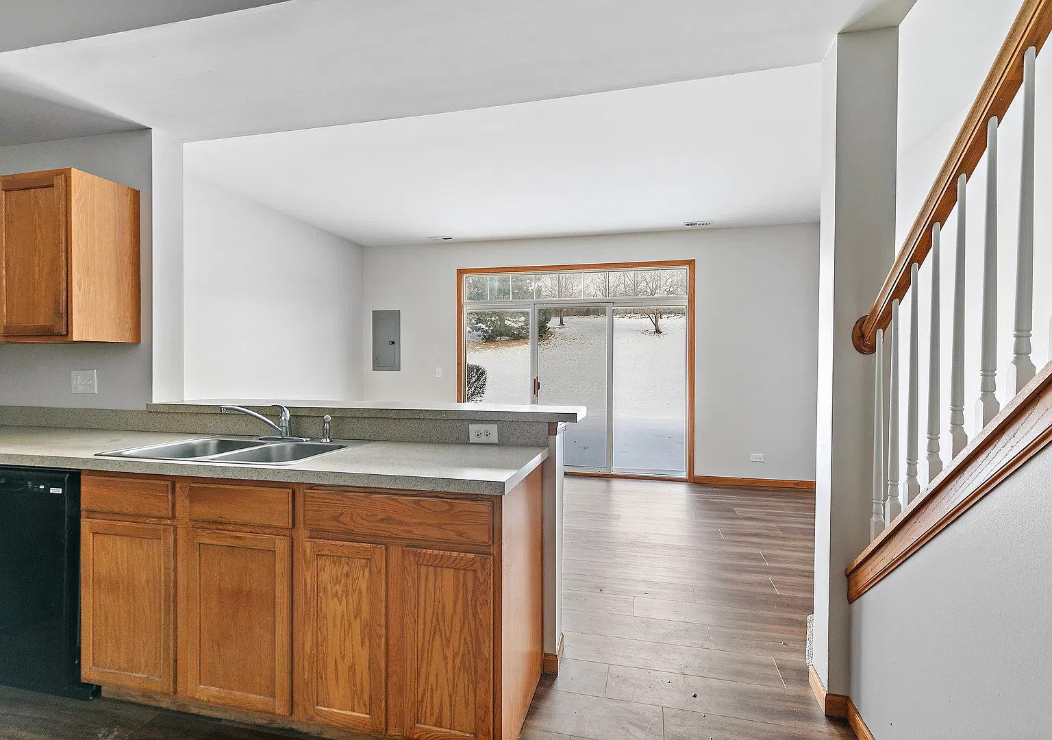 2 bed, 1.5 bath, 1200 sqft, $2,195 — Photo 3