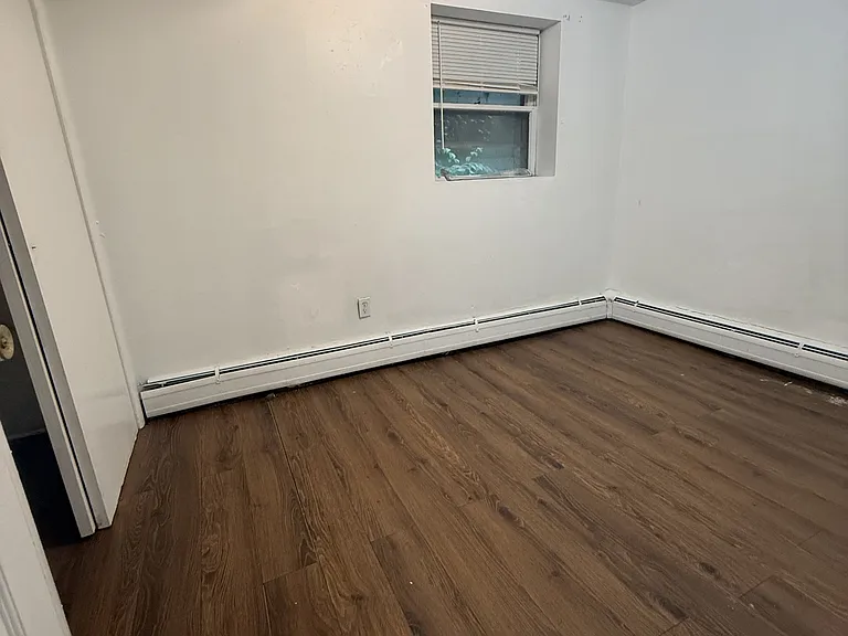 292 Catherine St #1 — Photo 10