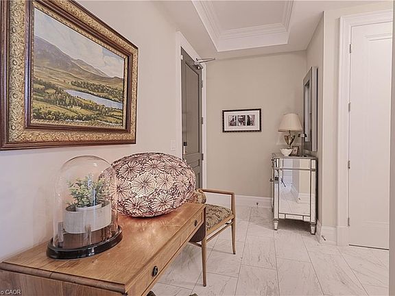 5th image of 1 Elizabeth St #604