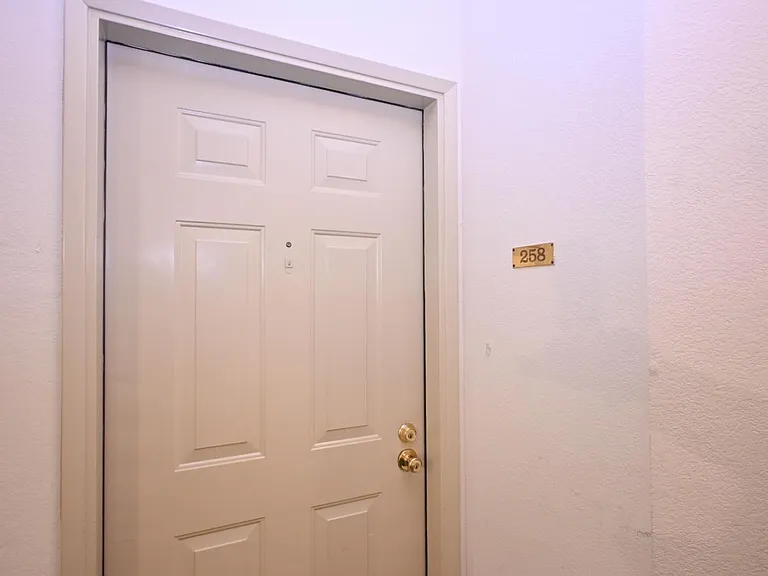 1256 Stanhope Ln #258 — Photo 4