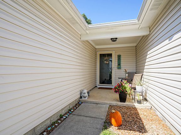 3rd image of 7014 Beargrass Ct