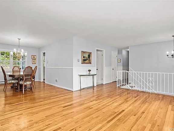 5th image of 22 Noel Ct
