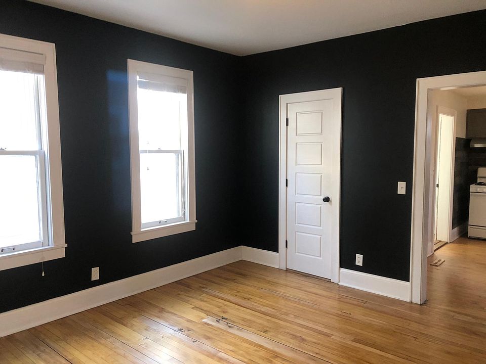 1st image of 32 23rd Ave NE #1
