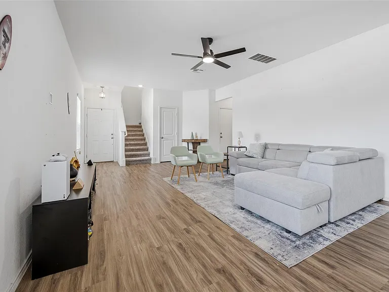 100 Wind Flower Ln — Photo 5