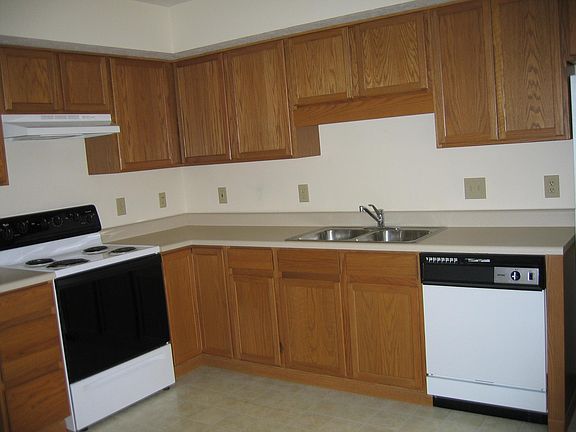 3rd image of 1020 Eleanor Ave