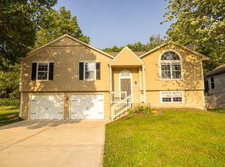 1101 SE Princeton Dr, Lees Summit, MO 64063