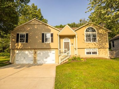 1101 SE Princeton Dr, Lees Summit, MO, 64081