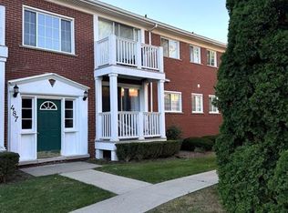 487 N Eton St APT B6, Birmingham, MI 48009