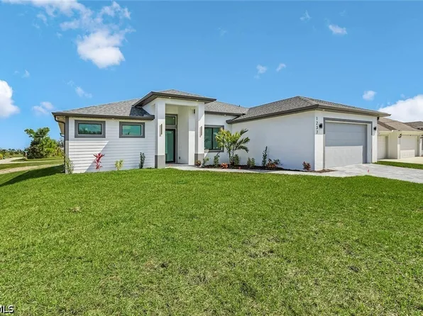 121 Gleason Parkway Cpe, Coral, FL 33914