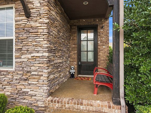 3rd image of 1018 Laffite Way