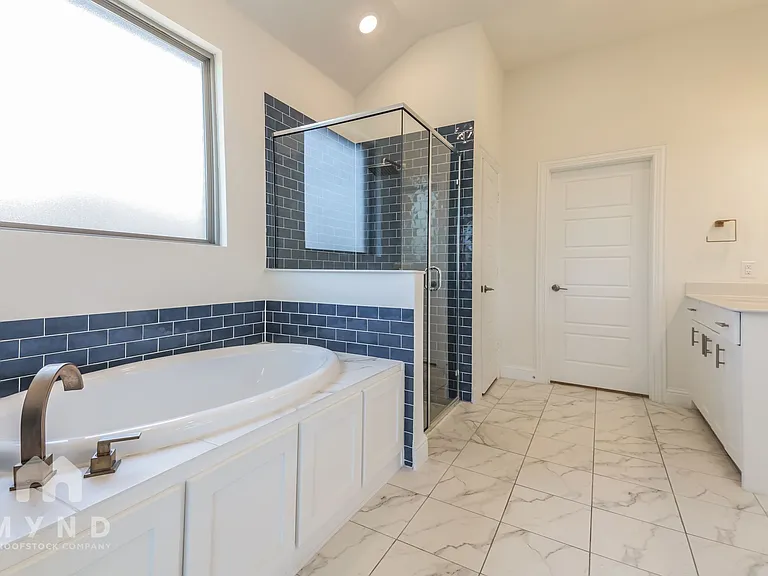 12108 Buffalo Hills Dr — Photo 20