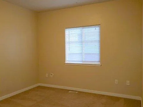 892 N 32nd St — Photo 12