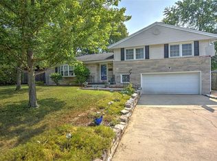 230 S Redwood Ln, Decatur, IL 62522