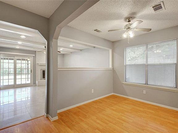 4th image of 1603 Sagebrush Dr