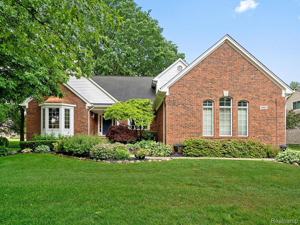 1st image of 55812 Parkview Dr