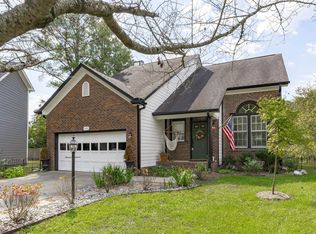 208 Fox View Pl, Cary, NC 27511