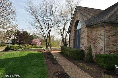 4th image of 7548 Foxview Dr