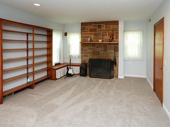 6112 proctor ave-103