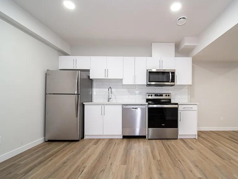 106 Penn Pl #B — Photo 3