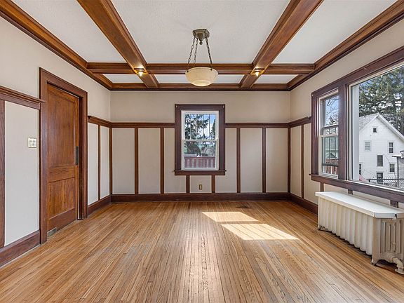 5th image of 2111 Hutchins Ave