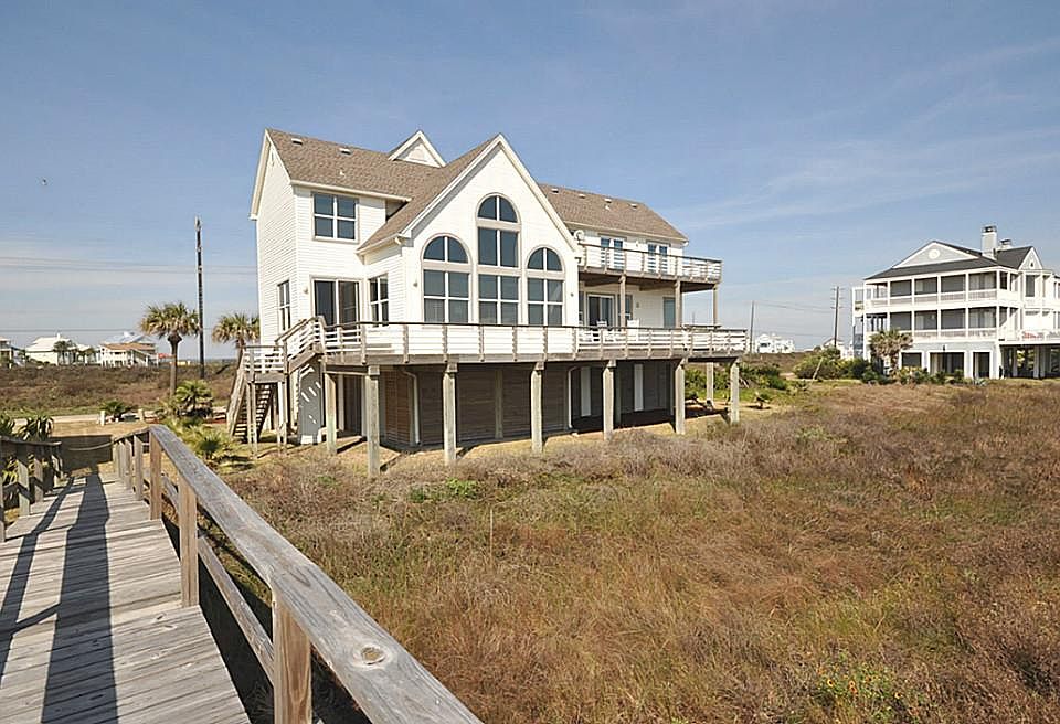 1st image of 20907 W Sandhill Dr