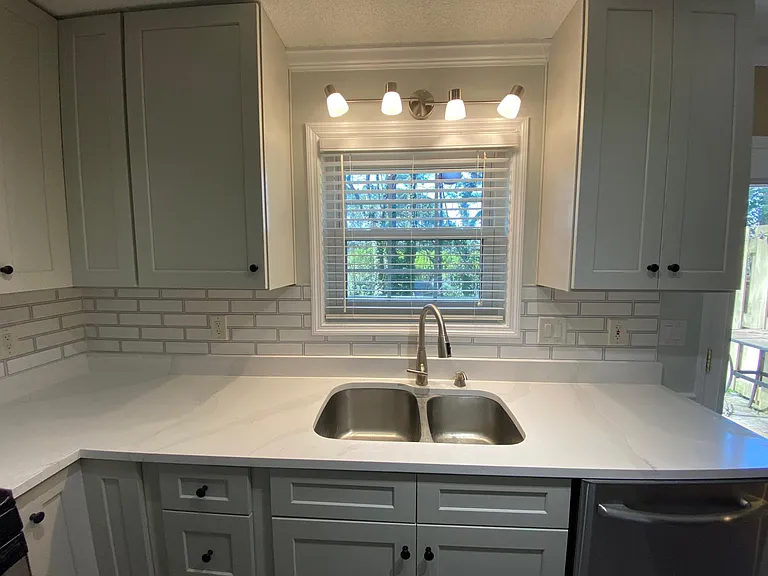 4379 Ivy Glen Way SE — Photo 2