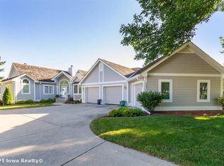 13713 Bay Hill Ct, Clive, IA 50325