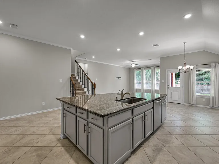 122 S Bearkat Ct — Photo 8