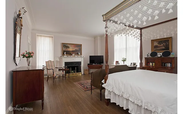 Sold by Douglas Elliman | media 6