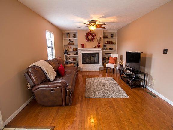 3rd image of 4049 Forsythe Dr