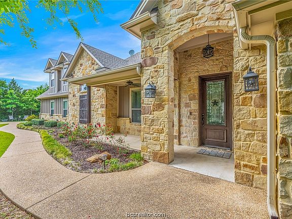 3rd image of 5386 Stetson Dr