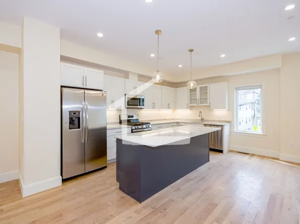 2 Cufflin St #118, Brighton, MA 02135